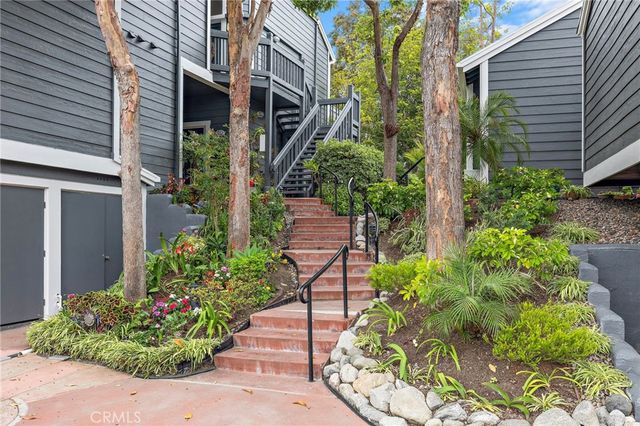 8206 Bridgepoint 206, Huntington Beach, CA 92646