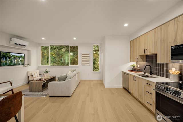 14340 Bagley Avenue N, Seattle, WA 98133