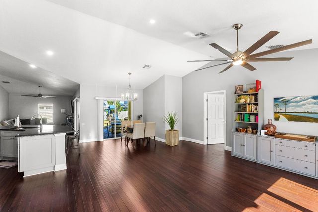 3037 SE Iris Street, Stuart, FL 34997