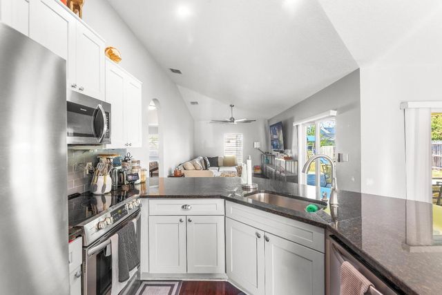 3037 SE Iris Street, Stuart, FL 34997