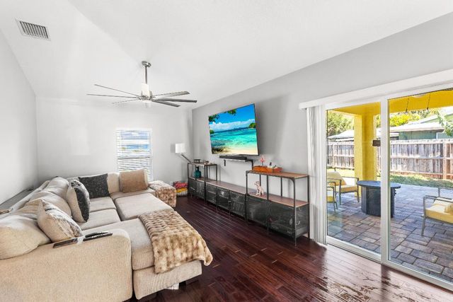 3037 SE Iris Street, Stuart, FL 34997