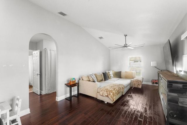 3037 SE Iris Street, Stuart, FL 34997