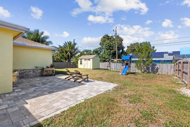 3037 SE Iris Street, Stuart, FL 34997