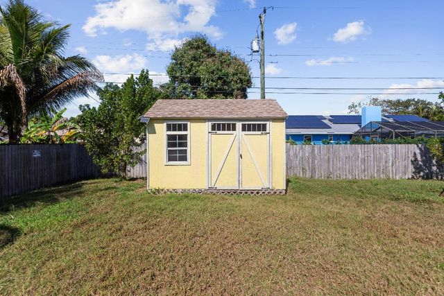 3037 SE Iris Street, Stuart, FL 34997