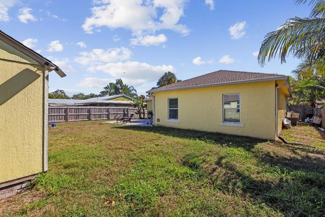 3037 SE Iris Street, Stuart, FL 34997
