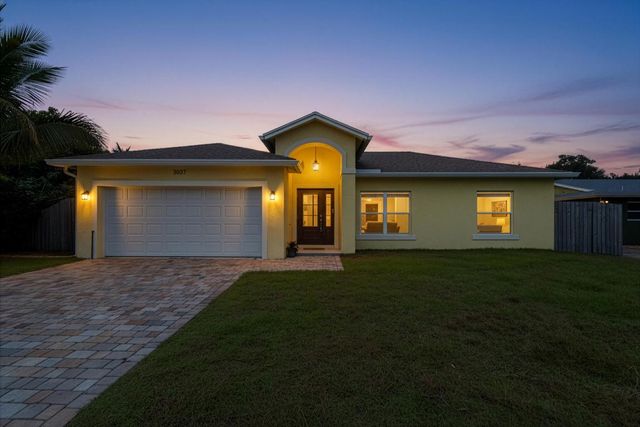 3037 SE Iris Street, Stuart, FL 34997