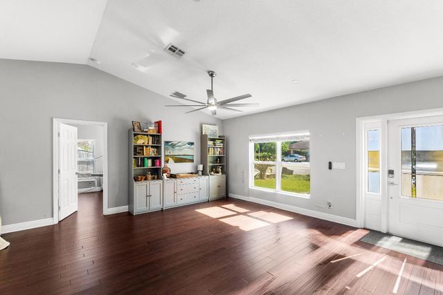 3037 SE Iris Street, Stuart, FL 34997