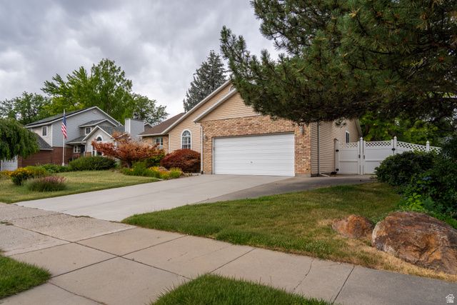 6062 S FONTAINE BLEU DR, Salt Lake City, UT 84121