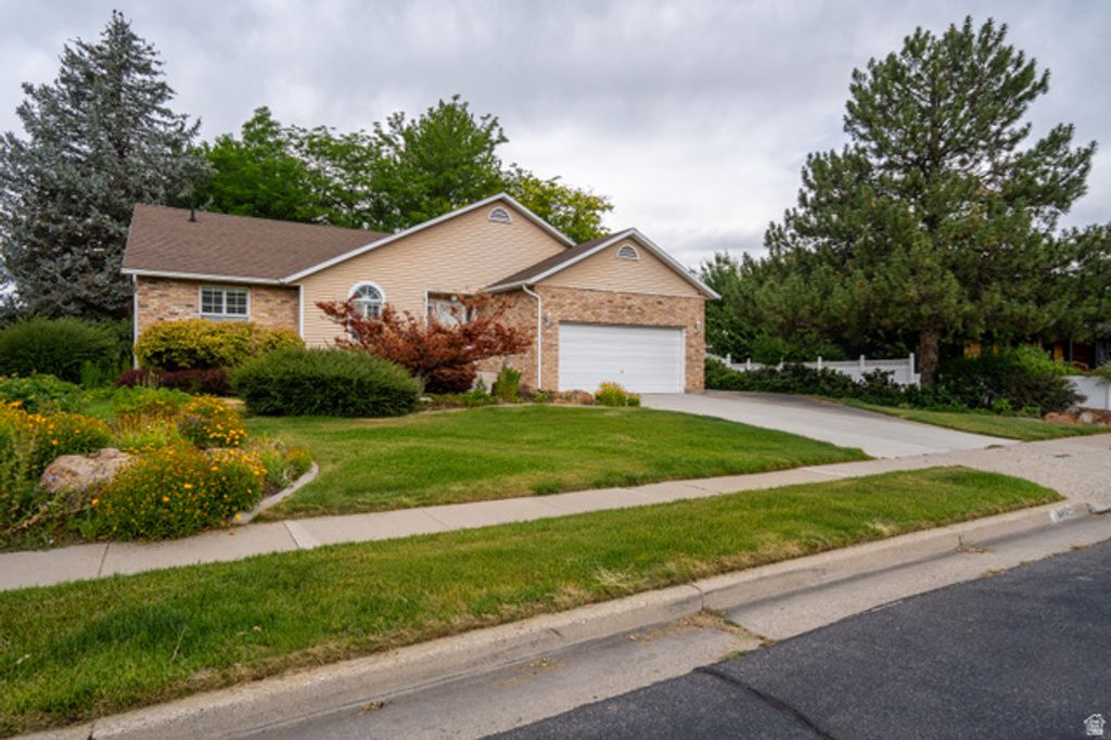 6062 S FONTAINE BLEU DR, Salt Lake City, UT 84121