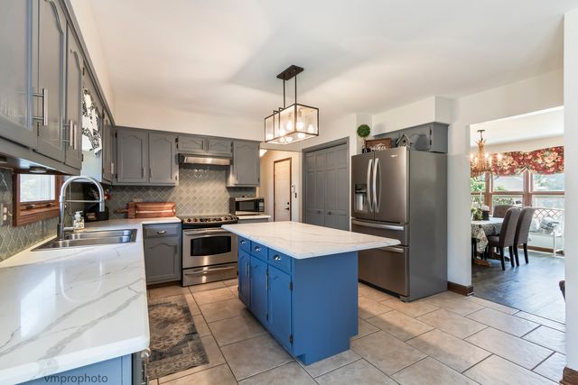 3780 Anjou Lane, Hoffman Estates, IL 60192