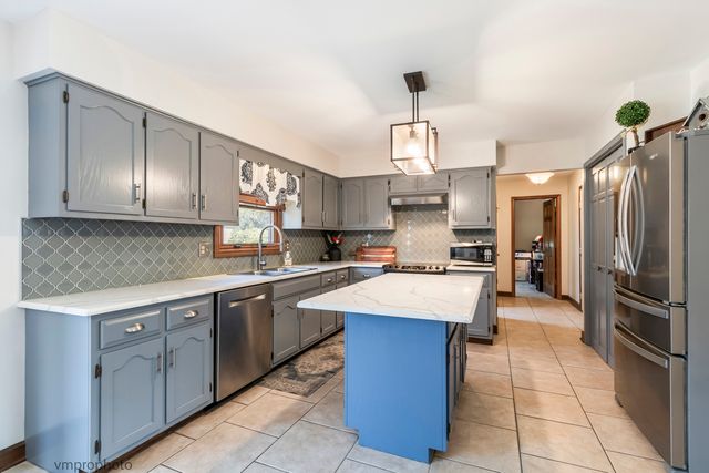 3780 Anjou Lane, Hoffman Estates, IL 60192