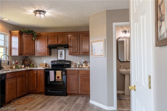 38210 Kingston Drive, North Ridgeville, OH 44039