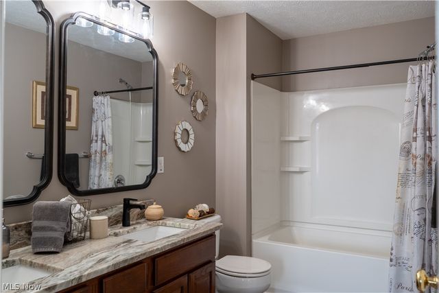 38210 Kingston Drive, North Ridgeville, OH 44039