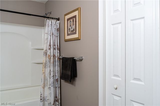 38210 Kingston Drive, North Ridgeville, OH 44039