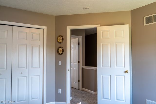 38210 Kingston Drive, North Ridgeville, OH 44039