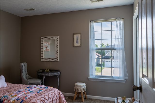 38210 Kingston Drive, North Ridgeville, OH 44039