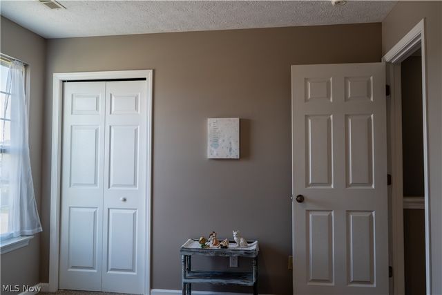 38210 Kingston Drive, North Ridgeville, OH 44039