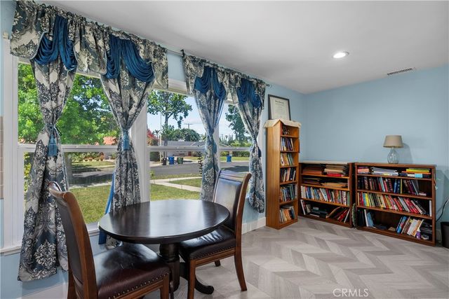 20110 Kinzie, Chatsworth, CA 91311