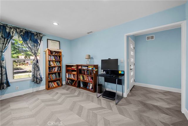 20110 Kinzie, Chatsworth, CA 91311