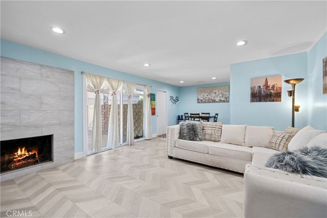 20110 Kinzie, Chatsworth, CA 91311