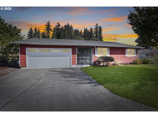 52298 Se CYPRESS Ct, Scappoose, OR 97056