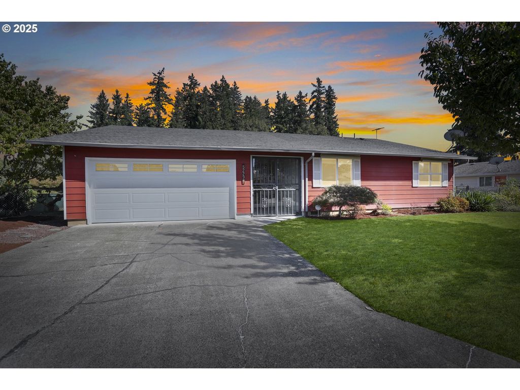 52298 Se CYPRESS Ct, Scappoose, OR 97056