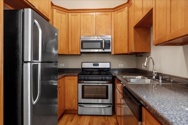 3927 N Clarendon Avenue 1R, Chicago, IL 60613
