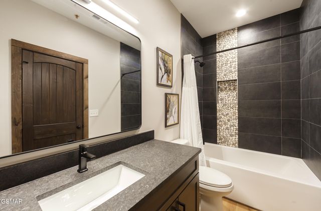 2317 Grey Fox Run, Sevierville, TN 37862