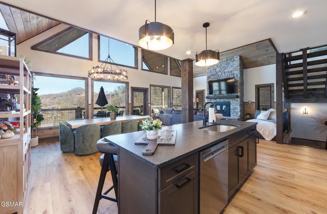 2317 Grey Fox Run, Sevierville, TN 37862