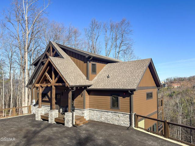 2317 Grey Fox Run, Sevierville, TN 37862