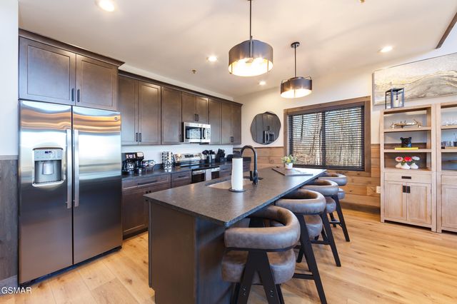 2317 Grey Fox Run, Sevierville, TN 37862