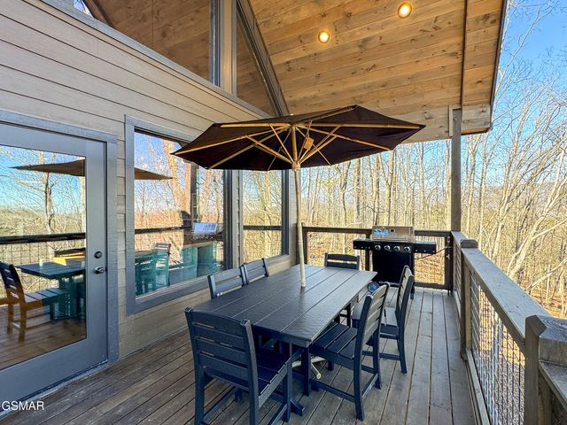 2317 Grey Fox Run, Sevierville, TN 37862