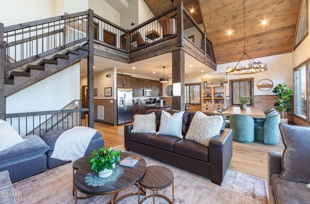 2317 Grey Fox Run, Sevierville, TN 37862