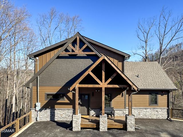 2317 Grey Fox Run, Sevierville, TN 37862