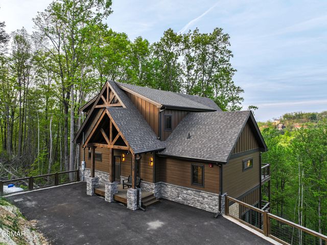 2317 Grey Fox Run, Sevierville, TN 37862