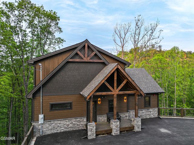 2317 Grey Fox Run, Sevierville, TN 37862