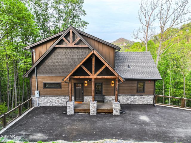 2317 Grey Fox Run, Sevierville, TN 37862