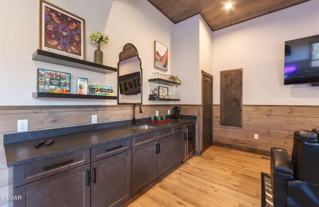 2317 Grey Fox Run, Sevierville, TN 37862