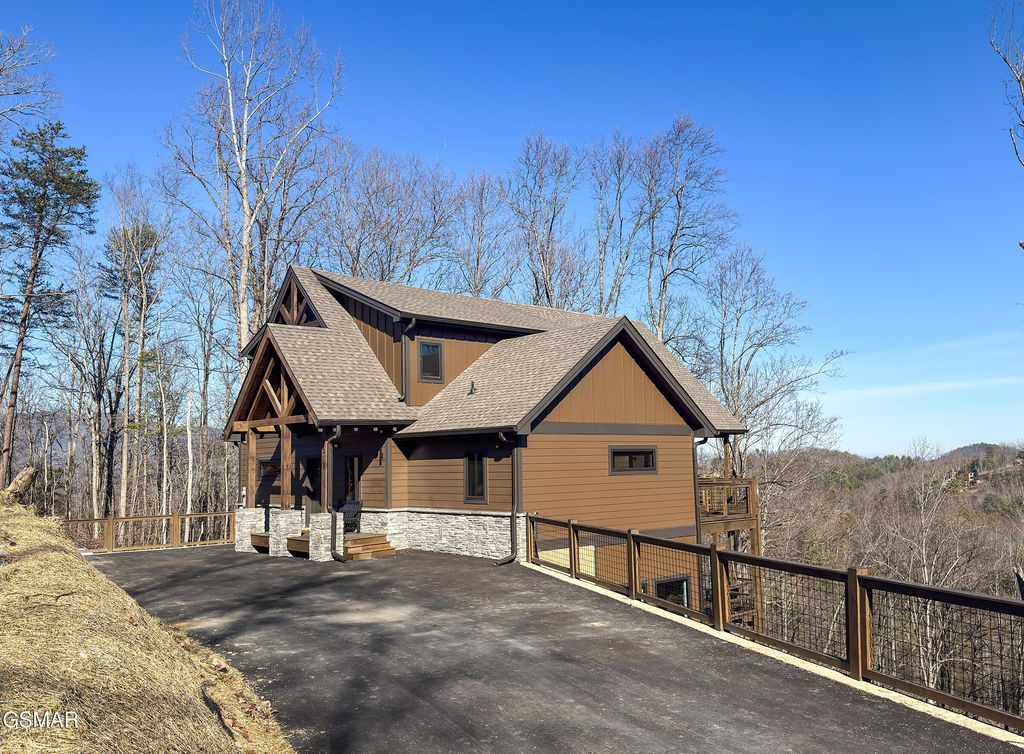 2317 Grey Fox Run, Sevierville, TN 37862