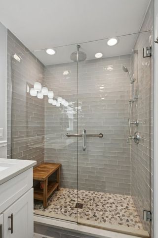 5450 N Natoma Avenue, Chicago, IL 60656