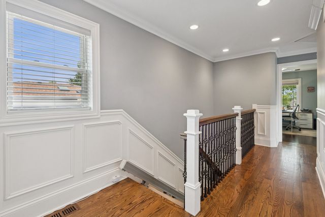 5450 N Natoma Avenue, Chicago, IL 60656