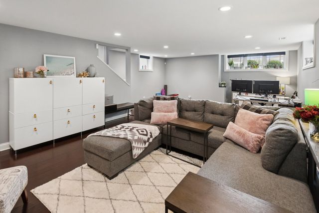 5450 N Natoma Avenue, Chicago, IL 60656