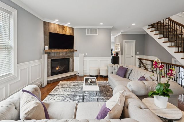 5450 N Natoma Avenue, Chicago, IL 60656