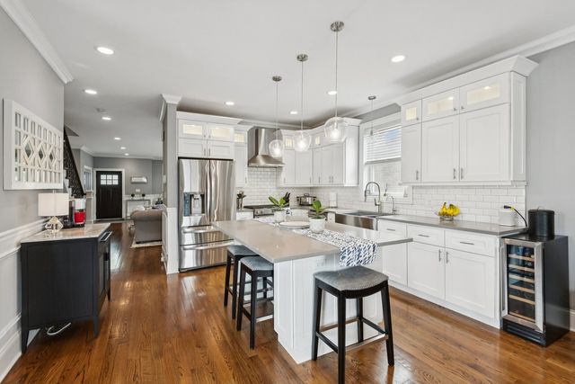 5450 N Natoma Avenue, Chicago, IL 60656
