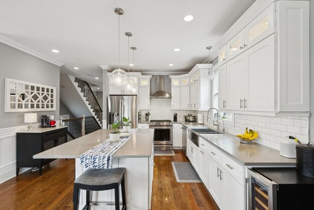 5450 N Natoma Avenue, Chicago, IL 60656