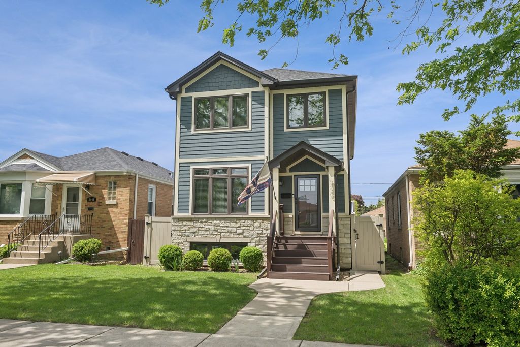 5450 N Natoma Avenue, Chicago, IL 60656