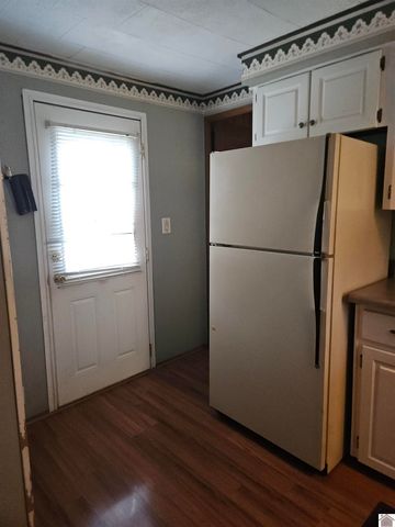 215 Fisher Rd, Paducah, KY 42001