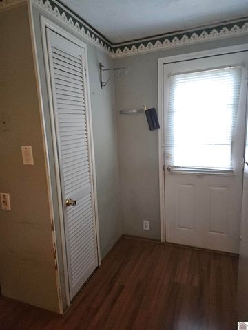 215 Fisher Rd, Paducah, KY 42001