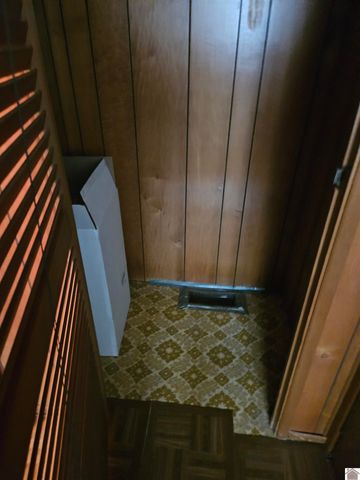 215 Fisher Rd, Paducah, KY 42001