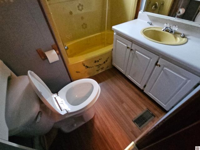 215 Fisher Rd, Paducah, KY 42001